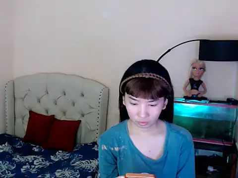 Snapshot of ShantalFoxxy_ chatting on April 27, 2026, 11:14 pm ShantalFoxxy online show from April 27, 2026, 11:14 pm