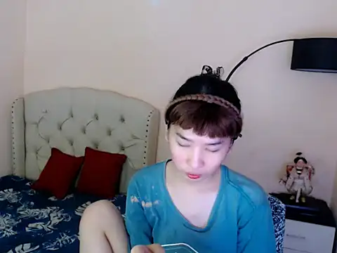 Snapshot of ShantalFoxxy_ chatting on May 6, 2026, 3:46 am ShantalFoxxy online show from May 6, 2026, 3:46 am