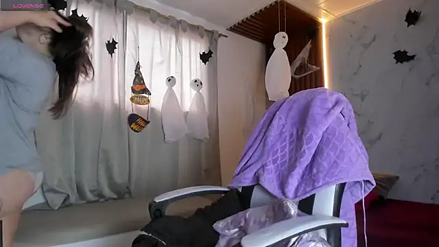 shasha bloom online show from October 15, 2025, 8:09 pm