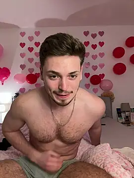 xlucax online show from February 18, 2026, 9:44 pm