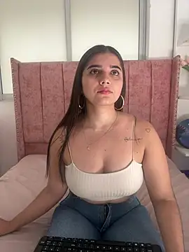 salomecute21 online show from March 11, 2026, 11:16 am