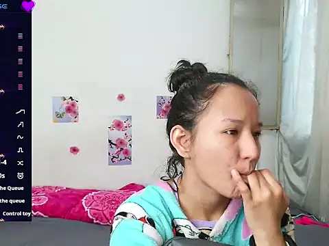 Natzu Choi online show from April 1, 2026, 10:29 pm