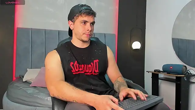 Liam walk  online show from September 16, 2025, 12:11 am