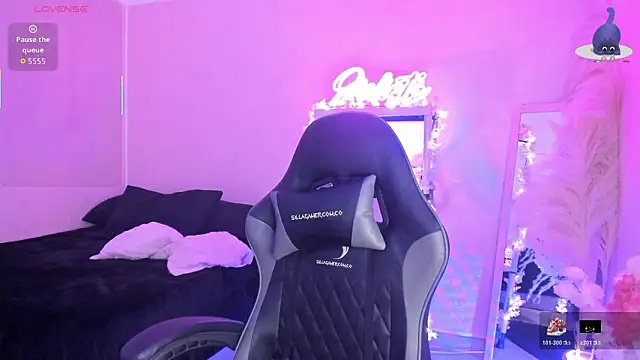 JuliethMoss online show from February 10, 2026, 9:08 pm