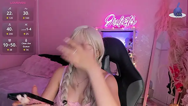 JuliethMoss online show from March 25, 2026, 9:10 pm