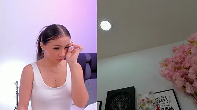 maily zanss online show from April 16, 2026, 7:36 pm