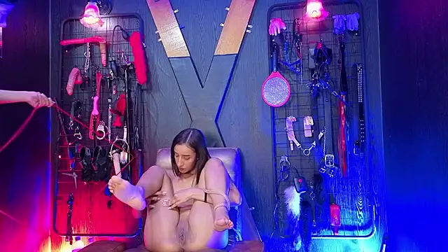 Eliz bdsm online show from February 4, 2026, 1:22 am