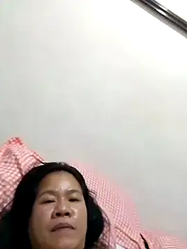 Snapshot of AsianbouncieGIRL chatting on May 15, 2026, 11:45 pm AsianbouncieGIRL online show from May 15, 2026, 11:45 pm