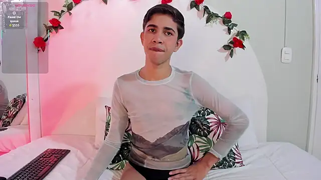 JoshuaSanzz online show from September 17, 2025, 4:14 am