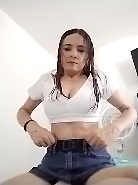 Cami Konor online show from October 7, 2025, 7:55 pm