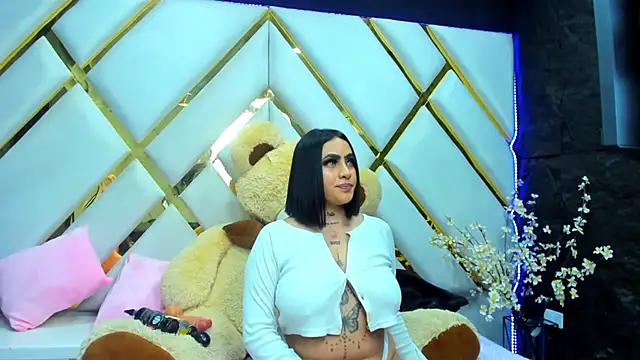 nikky latin online show from September 30, 2025, 3:55 am