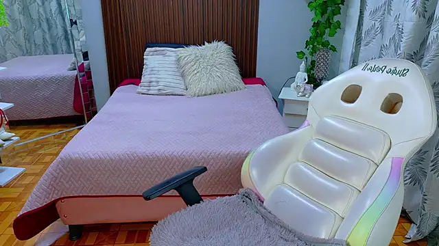 kataleya 29 online show from April 4, 2026, 9:34 pm