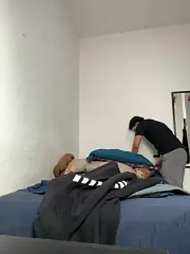 Barrx0018 online show from April 16, 2026, 8:20 pm