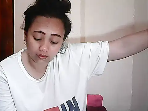 Pinay Chubby20 online show from April 16, 2026, 9:39 pm