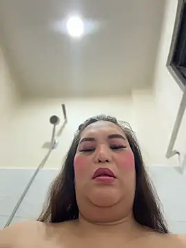 ashleygrahamts online show from October 21, 2025, 1:45 pm