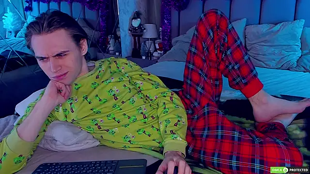 WilliamDyson online show from December 21, 2025, 3:02 am