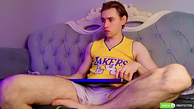 WilliamDyson online show from April 15, 2026, 3:35 am