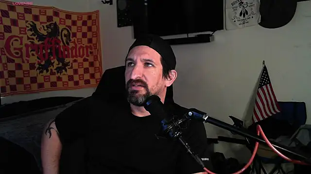 DevilPup75  online show from October 3, 2025, 3:09 pm