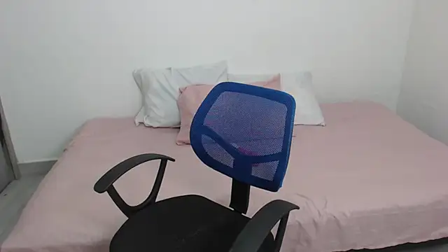 Snapshot of Tiiana chatting on September 13, 2025, 11:54 am Tiiana online show from September 13, 2025, 11:54 am