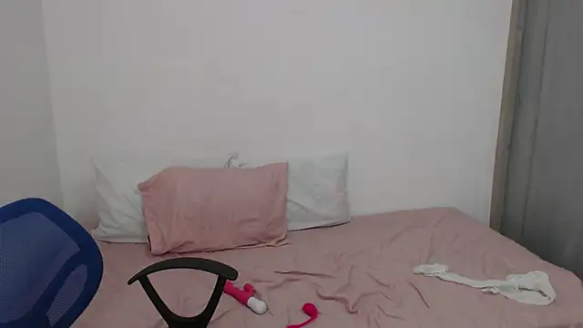 Snapshot of Tiiana chatting on September 20, 2025, 4:41 pm Tiiana online show from September 20, 2025, 4:41 pm