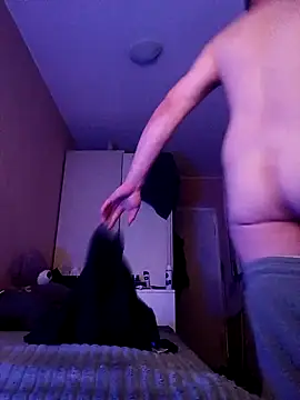 Snapshot of Thoma9034 chatting on October 18, 2025, 12:35 am Thoma9034 online show from October 18, 2025, 12:35 am