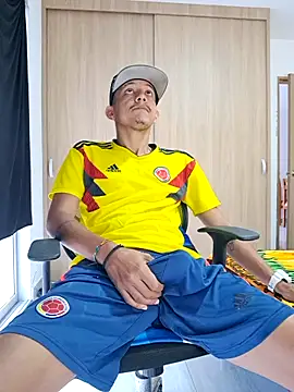 skinny23cm online show from March 17, 2025, 12:04 pm