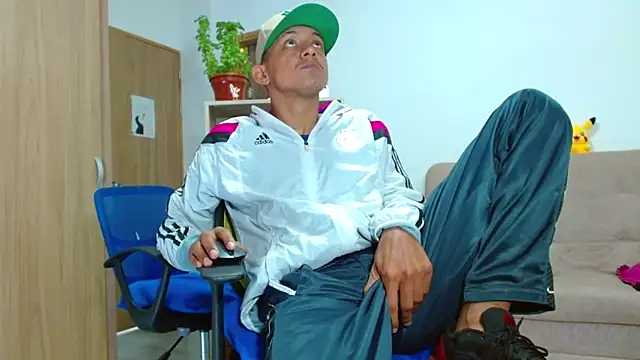 skinny23cm online show from October 9, 2025, 12:47 pm