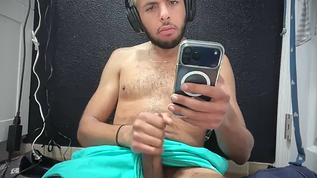 DERTYLAY online show from January 7, 2026, 11:45 am