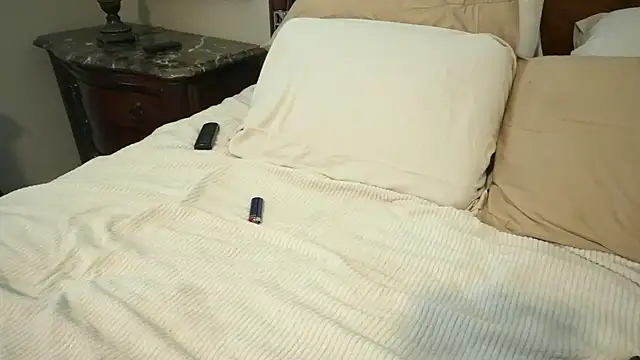 DERTYLAY online show from February 23, 2026, 9:01 pm