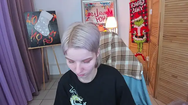 Snapshot of Madelaineses chatting on January 6, 2026, 10:08 am Madelaineses online show from January 6, 2026, 10:08 am