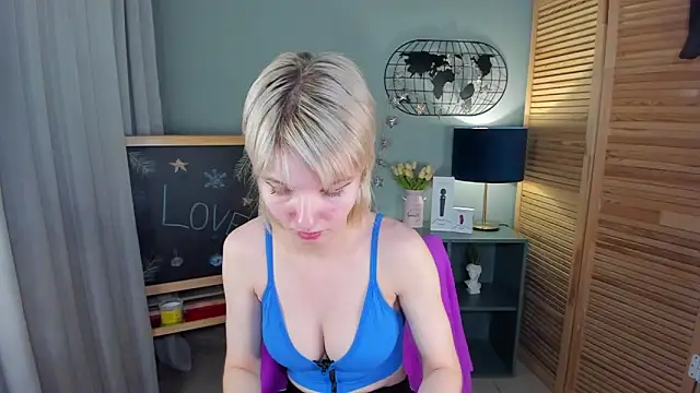 Snapshot of Madelaineses chatting on February 26, 2026, 8:57 am Madelaineses online show from February 26, 2026, 8:57 am