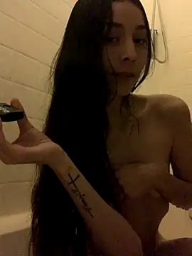 lovinlush online show from September 17, 2025, 4:08 pm