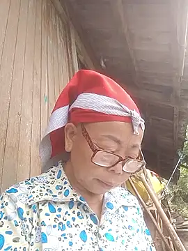 VangLe73 online show from September 22, 2025, 2:24 am