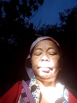 VangLe73 online show from October 13, 2025, 10:43 pm