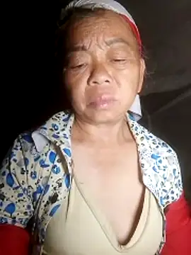 VangLe73 online show from October 15, 2025, 1:11 pm