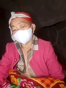 VangLe73 online show from November 3, 2025, 2:18 pm