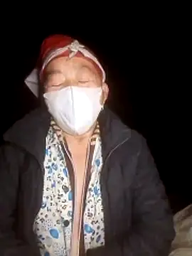 Snapshot of VangLe73 chatting on February 3, 2026, 10:48 pm VangLe73 online show from February 3, 2026, 10:48 pm