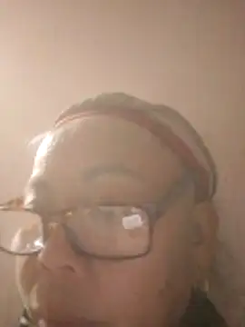 Snapshot of VangLe73 chatting on February 19, 2026, 1:29 pm VangLe73 online show from February 19, 2026, 1:29 pm