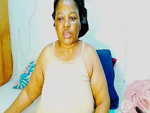 Snapshot of Love-Racheal75 chatting on November 15, 2025, 4:10 am Love-Racheal75 online show from November 15, 2025, 4:10 am