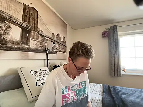 Curvy-Jinx online show from March 18, 2026, 12:19 pm