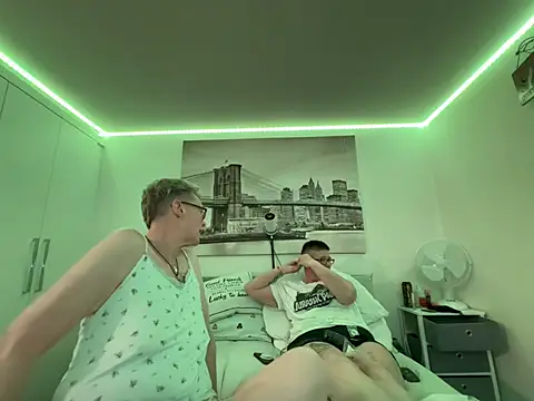 Curvy-Jinx online show from April 12, 2026, 7:19 pm