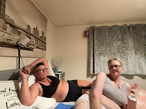 Curvy-Jinx online show from July 17, 2026, 9:08 pm