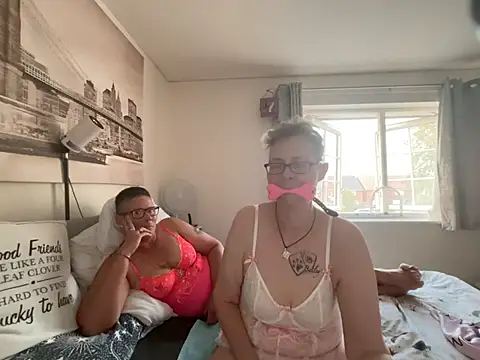 Curvy-Jinx online show from July 28, 2026, 7:39 pm
