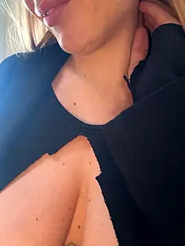 Snapshot of sailor_titti chatting on January 7, 2026, 12:29 pm sailor titti online show from January 7, 2026, 12:29 pm