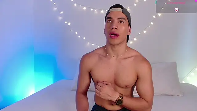 brunoorangel1 online show from December 16, 2025, 10:26 pm