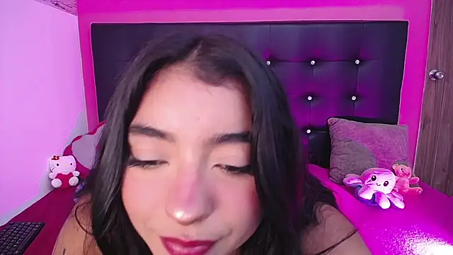 molly curvyhot online show from March 26, 2026, 3:06 pm