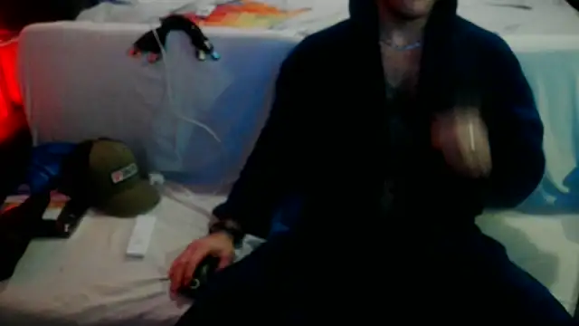 Luv2SuckBWC92 online show from September 16, 2025, 5:41 am