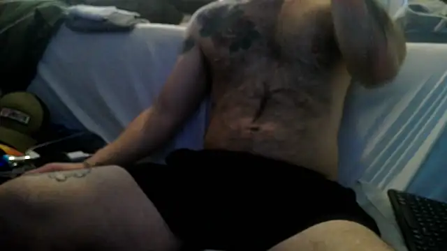 Luv2SuckBWC92 online show from November 2, 2025, 6:10 pm