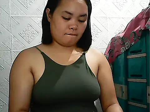 CreamyPussy4uxx online show from February 27, 2026, 1:44 pm