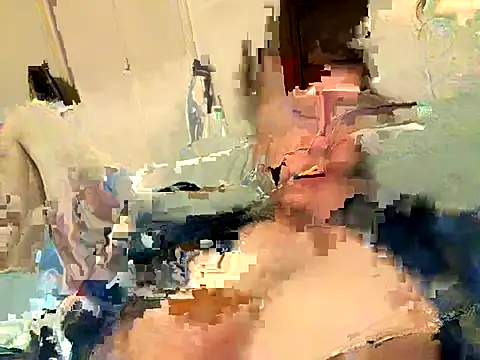 Snapshot of Hungboxer69 chatting on October 5, 2025, 12:36 pm Hungboxer69 online show from October 5, 2025, 12:36 pm